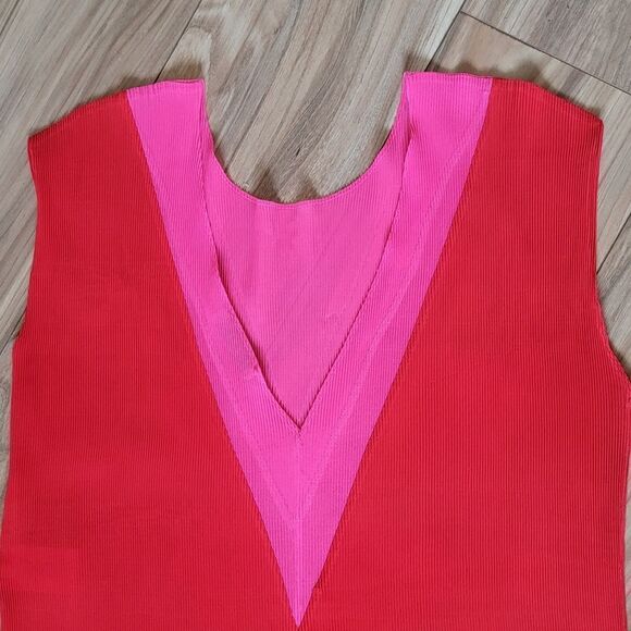 Sandro Ebba Accordion Pleat Split Hi Low Sleeveless Blouse in Red & Neon Pink - Picture 9 of 15
